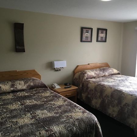 Howey Bay Motel Ред Лейк Екстериор снимка