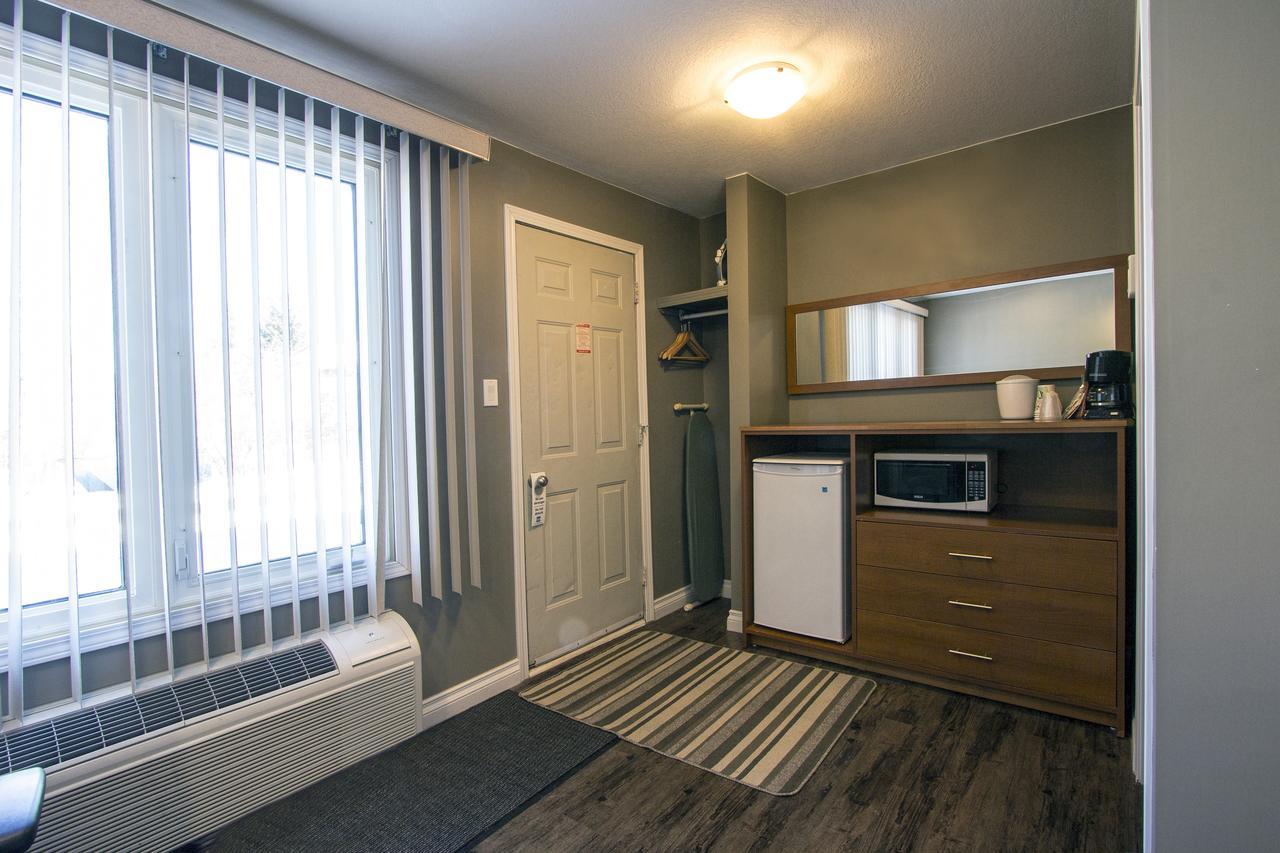 Howey Bay Motel Ред Лейк Екстериор снимка